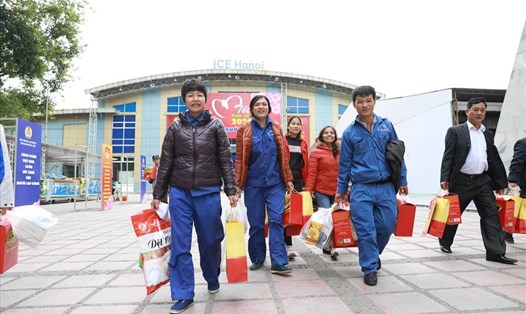 Người lao động tại Hà Nội dự Chương trình Tết Sum vầy do LĐLĐ TP.Hà Nội tổ chức. Ảnh: Hải Nguyễn