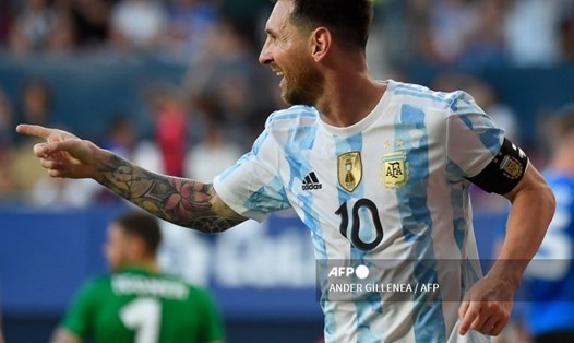 Messi chơi nổi bật ở trận gặp tuyển Ba Lan. Ảnh: AFP