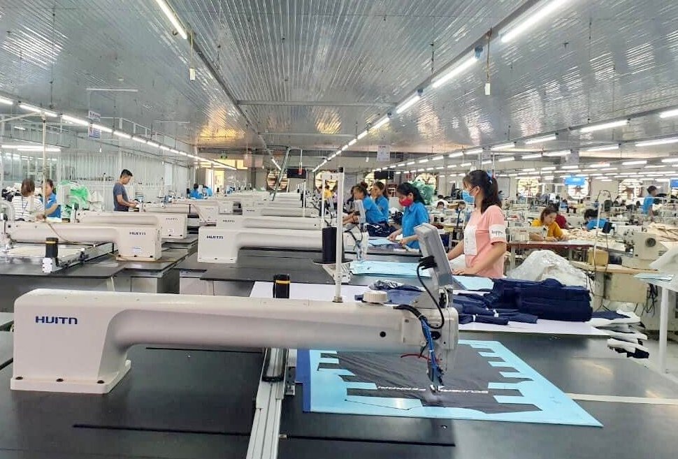 Công ty Cổ phần May và Thương Mại Gio Linh thiếu 500 lao động, nhưng tuyển dụng khó. Ảnh: GL.