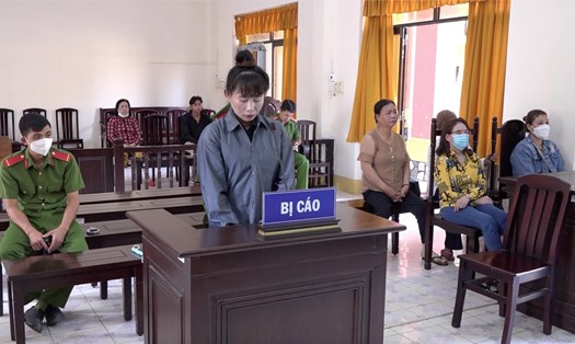 Trương Thị Phương Linh tại toà án nhân dân tỉnh Kiên Giang.