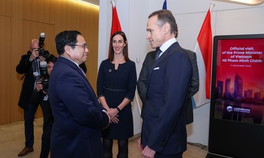 Thủ tướng Phạm Minh Chính thăm và làm việc tại Sở Giao dịch chứng khoán Luxembourg. Ảnh: VGP
