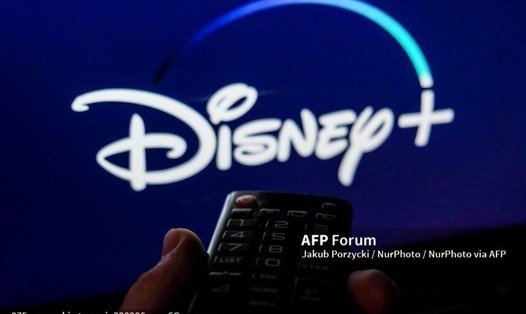 Disney + và Netflix đều ra mắt phiên bản hỗ trợ quảng cáo trong năm nay. Ảnh: AFP
