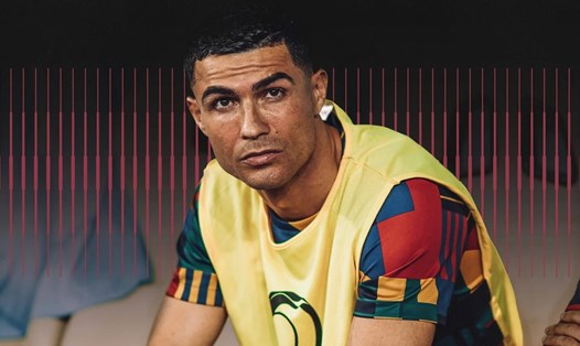 Ronaldo ngồi dự bị trong trận đấu ở vòng 1/8 World Cup 2022. Ảnh: AFP