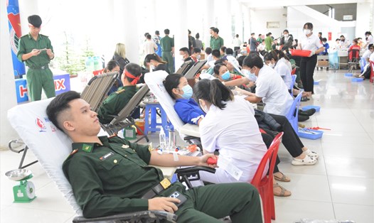 Chủ nhật đỏ Đà Nẵng góp 1.500 đơn vị máu giúp người bệnh cận Tết. Ảnh: Thuỳ Trang