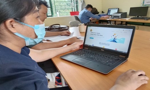 Đoàn viên công đoàn Trường TH&THCS số 2 Phúc Khánh (huyện Bảo Yên, tỉnh Lào Cai) tham gia Chương trình 1 triệu sáng kiến. Ảnh: Đinh Hải