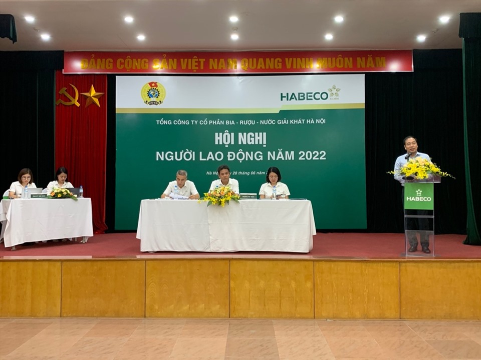 Ông Trần Quang Huy - Uỷ viên Đoàn Chủ tịch Tổng LĐLĐVN, Chủ tịch CĐCTVN phát biểu tại hội nghị người lao động Tổng Công ty HABECO. Ảnh: Công đoàn Công Thương