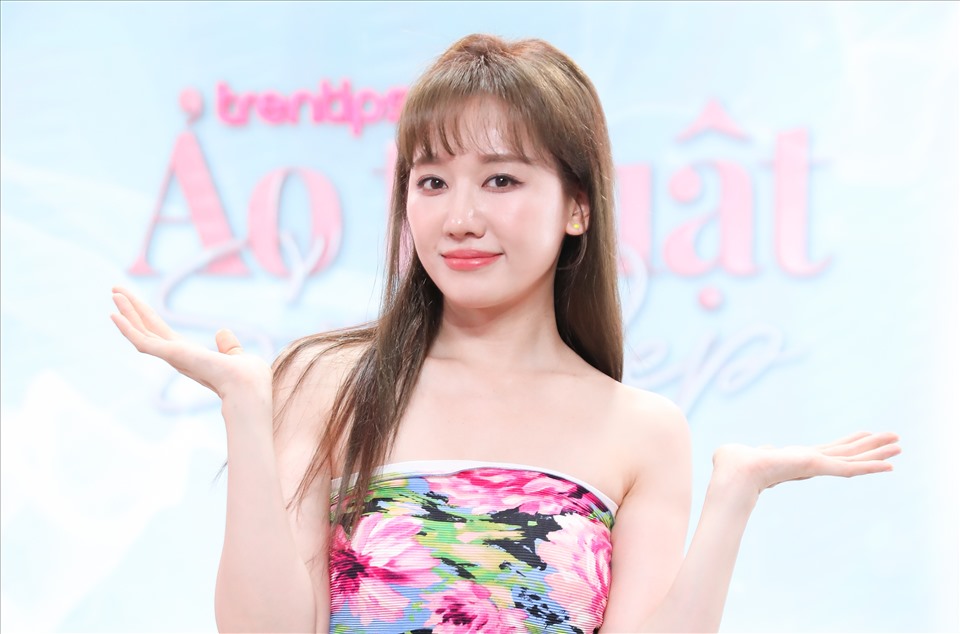 Hari Won tố chồng trên sóng. Ảnh: Madison.