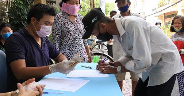 Cần chú trọng hơn đến các chế độ phúc lợi, BHXH, BHYT. Ảnh minh họa: Bảo hiểm xã hội Việt Nam.