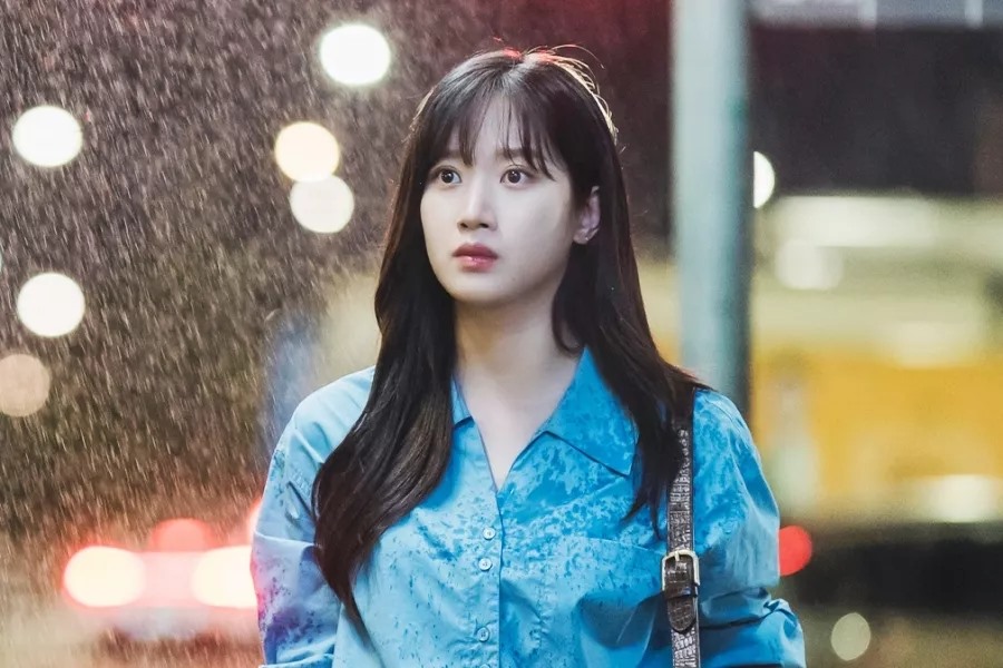 Tạo hình của Moon Ga Young trong phim. Ảnh: Nhà sản xuất.