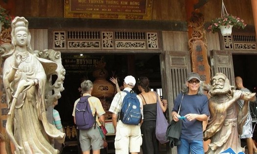 Làng mộc Kim Bồng được UBND tỉnh Quảng Nam lựa chọn thí điểm phát triển du lịch. Ảnh: Từ Ân