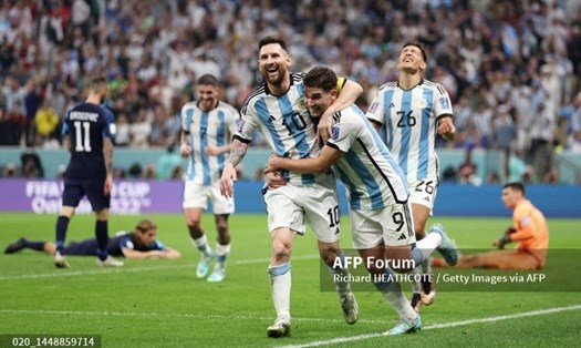 Lionel Messi và Julian Alvarez tỏa sáng trong chiến thắng 3-0 của Argentina trước Croatia. Ảnh: AFP