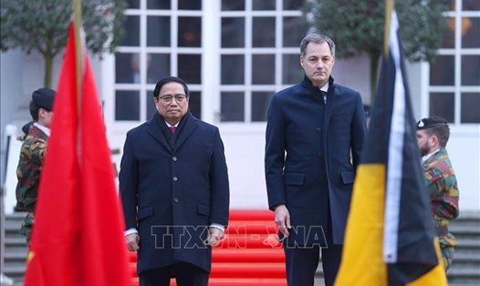 Thủ tướng Vương quốc Bỉ Alexander De Croo đã chủ trì lễ đón chính thức Thủ tướng Phạm Minh Chính. Ảnh: TTXVN