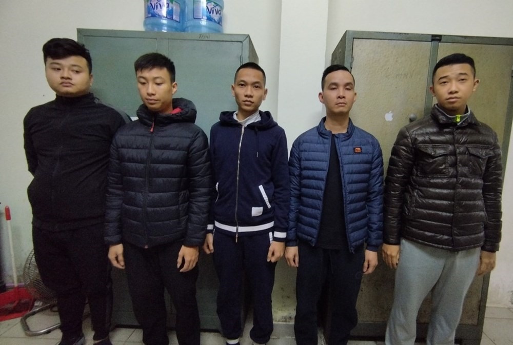 Phá đường dây cá độ bóng đá giao dịch trên 100 tỉ đồng
