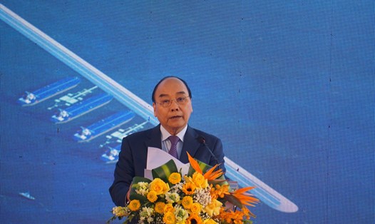 Chủ tịch nước Nguyễn Xuân Phúc đề nghị triển khai dự án cảng Liên Chiểu đúng tiến độ để ổn định cuộc sống cho người dân. Ảnh: Thuỳ Trang