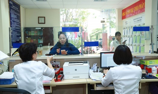 Người không cư trú tại Việt Nam không được đăng ký dự tuyển công chức. Ảnh: Hải Nguyễn