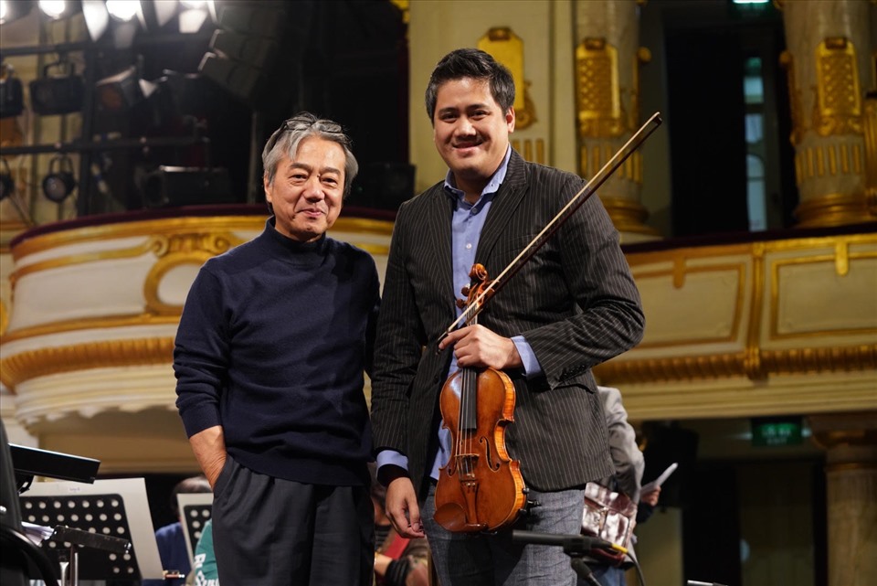 NSƯT Bùi Công Duy có sự hợp tác với nhạc trưởng Honna Tetsuji gần 20 năm tại Việt Nam. Ảnh: Nhân vật cung cấp