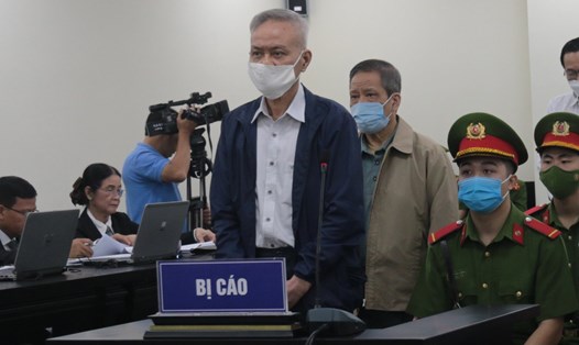 Cựu Chủ tịch kiêm Tổng Giám đốc Công ty Dược Cửu Long Lương Văn Hoá (tại phiên toà sơ thẩm) bị quy kết có trách nhiệm chính trong vụ biển thủ hơn 3,8 triệu USD. Ảnh: Việt Dũng