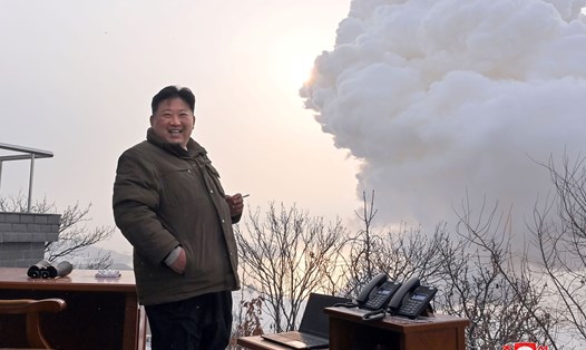 Cuộc thử vũ khí mới nhất của Triều Tiên có sự giám sát của nhà lãnh đạo Kim Jong-un. Ảnh: KCNA/AFP