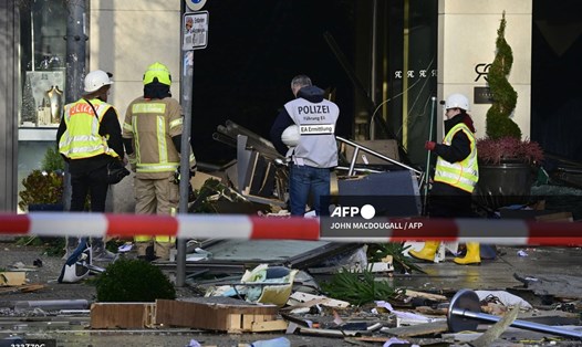 Hiện trường vụ vỡ bể cá khổng lồ ở Đức. Ảnh: AFP