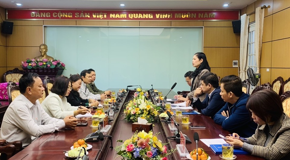 Liên đoàn Lao động Thành phố Hà Nội và Liên đoàn Lao động tỉnh Tây Ninh trao đổi kinh nghiệm về hoạt động của Trung tâm tư vấn pháp luật và hỗ trợ người lao động. Ảnh: Hải Yến