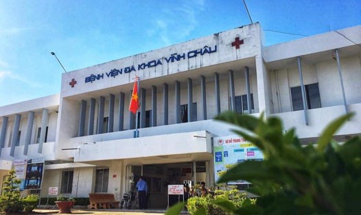 Nhân viên y tế tại Trung tâm y tế thị xã Vĩnh Châu chưa nhận đủ tiền phụ cấp chống dịch. Ảnh: Nhân vật cung cấp
