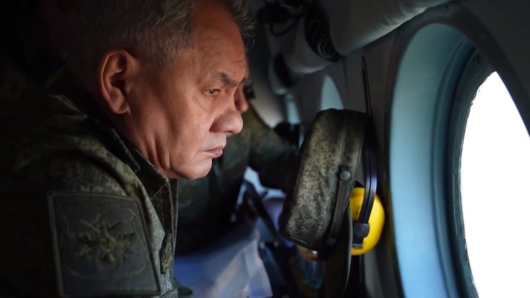 Bộ trưởng Quốc phòng Nga Sergei Shoigu trong cuộc thị sát. Ảnh: Bộ Quốc phòng Nga