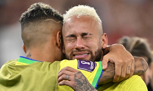 World Cup 2022 mang đến nhiều hình ảnh, cảm xúc đáng nhớ, nhưng cũng phản ánh rất thật về cuộc sống. 
Ảnh: FIFA, AFP