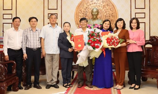 Lãnh đạo tỉnh Bình Phước trao các quyết định bổ nhiệm cán bộ Ảnh: UBND BP