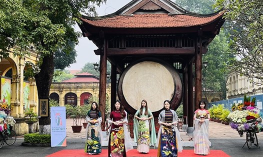 Giới thiệu một số mẫu áo dài tiêu biểu tham gia Lễ hội Du lịch áo dài Hà Nội 2022.