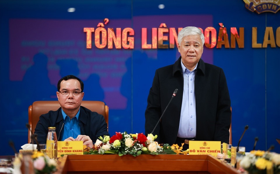 Đồng chí Đỗ Văn Chiến - Bí thư Trung ương Đảng, Chủ tịch Ủy ban Trung ương Mặt trận Tổ quốc Việt Nam, Phó Trưởng ban Chỉ đạo Trung ương - làm Trưởng đoàn Khảo sát, chủ trì buổi làm việc. Ảnh: Hải Nguyễn