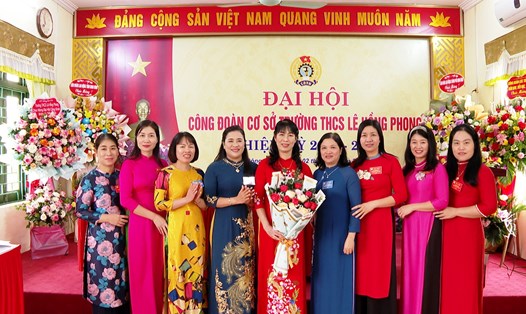 Ra mắt Ban Chấp hành Công đoàn cơ sở Trường THCS Lê Hồng Phong (thành phố Ninh Bình) nhiệm kỳ 2023 - 2028. Ảnh: Nguyễn Trường