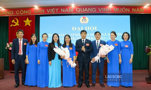 Ra mắt Ban chấp hành CĐCS Bảo hiểm xã hội tỉnh Sơn La nhiệm kỳ 2023 - 2028. Ảnh: Trần Trọng
