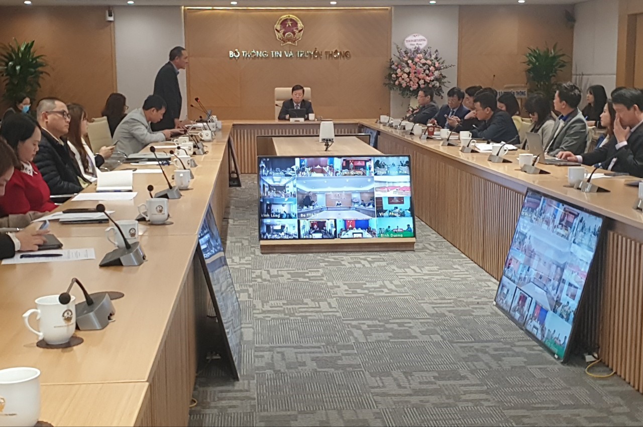 Thứ trưởng Bộ Thông tin và Truyền thông Nguyễn Thanh Lâm chủ trì Hội nghị. Ảnh: Trần Tuấn.