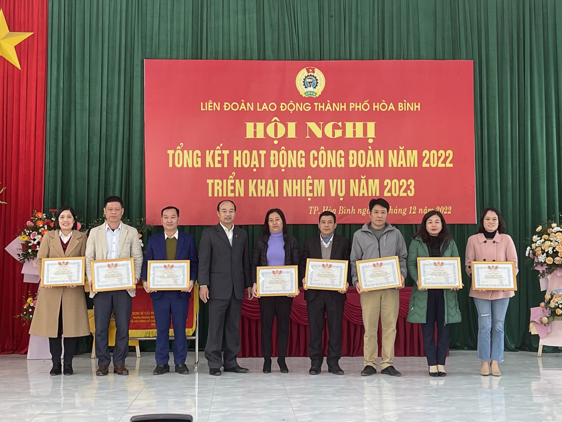 TP Hoà Bình tổng kết hoạt động Công đoàn năm 2022, tặng nhiều bằng khen, giấy khen