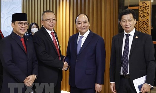 Chủ tịch nước Nguyễn Xuân Phúc hội kiến quyền Chủ tịch Lưỡng viện Indonesia Asrul Sani (thứ hai từ trái). Ảnh: TTXVN