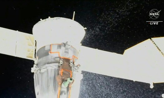Rò rỉ chất làm mát trên tàu vũ trụ Nga Soyuz MS-22. Ảnh: NASA