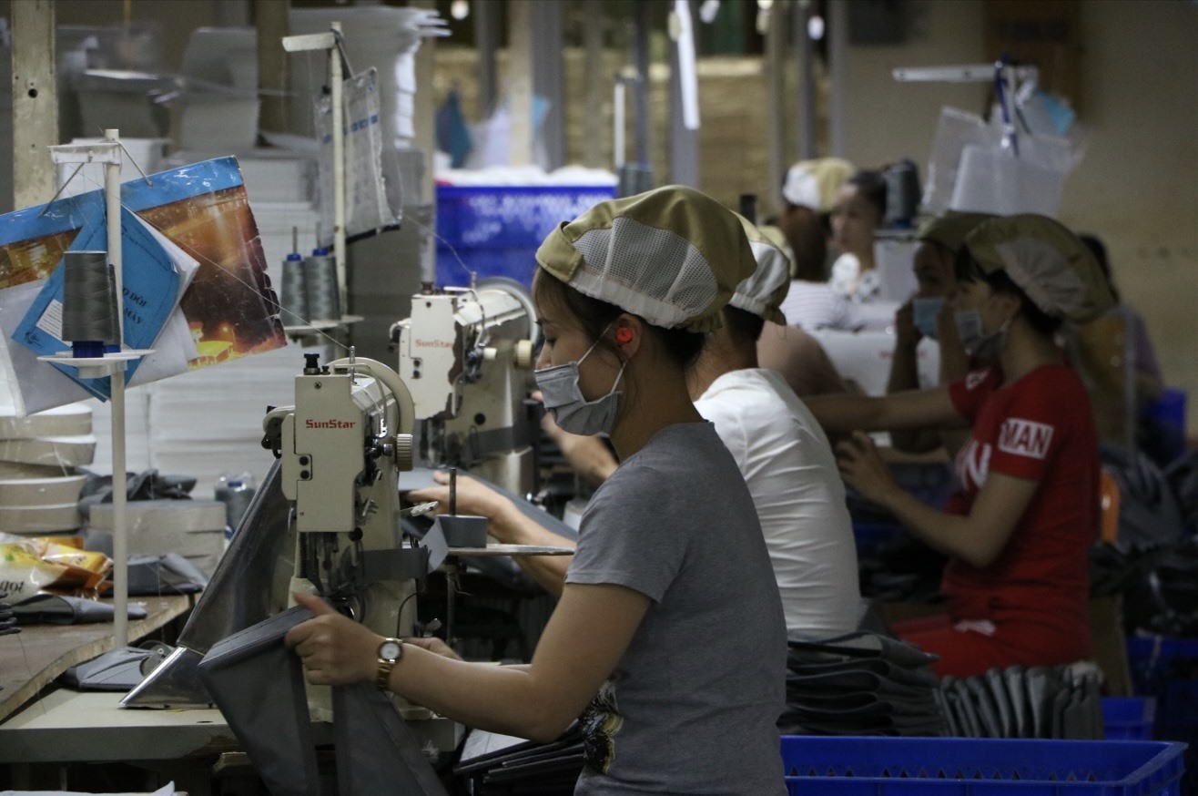 Công nhân công ty dệt may ở Thừa Thiên Huế. Ảnh: Phúc Đạt