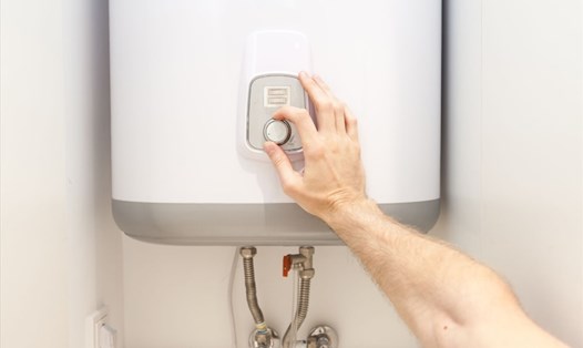 Bình nước nóng lạnh là thiết bị điện gia dụng phổ biến và cần thiết trong mỗi gia đình. Ảnh: Xinhua