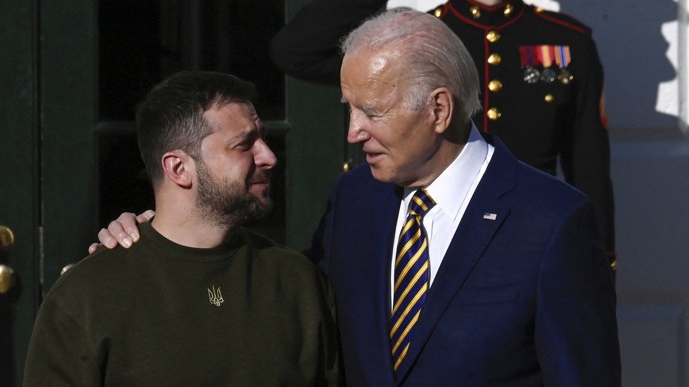 Tổng thống Mỹ Joe Biden đón Tổng thống Ukraina Volodymyr Zelensky thăm Nhà Trắng ngày 21.12.2022. Ảnh: AFP