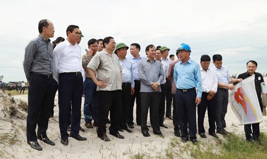 Tháng 6.2022, Thủ tướng Chính phủ Phạm Minh Chính cùng đoàn công tác Chính phủ có chuyển kiểm tra thực địa tại mỏ sắt Thạch Khê. Ảnh: TT.