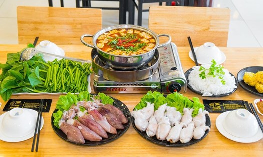 Món lẩu mực nấu chao lạ miệng và hấp dẫn với mực tươi và nước lẩu đậm đà. Ảnh: Cơ sở cung cấp.