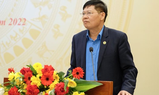 Ông Phan Văn Anh – Phó Chủ tịch Tổng Liên đoàn Lao động Việt Nam phát biểu. Ảnh: Văn Sơn.