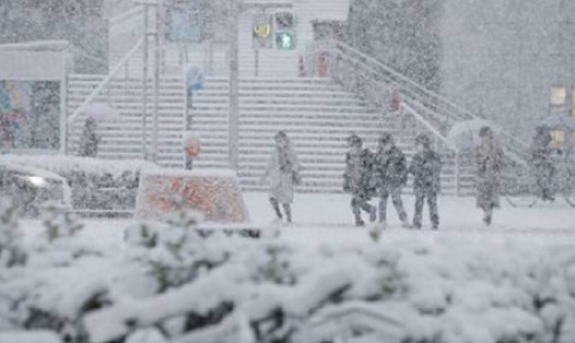 Tuyết rơi dày ở thành phố Nagoya, Nhật Bản, ngày 24.12.2022. Ảnh: AFP