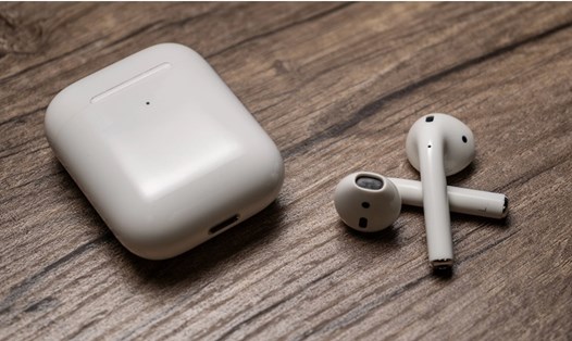 AirPods, tai nghe không dây đã thay đổi cuộc chơi đến từ Apple. Ảnh: Engadget