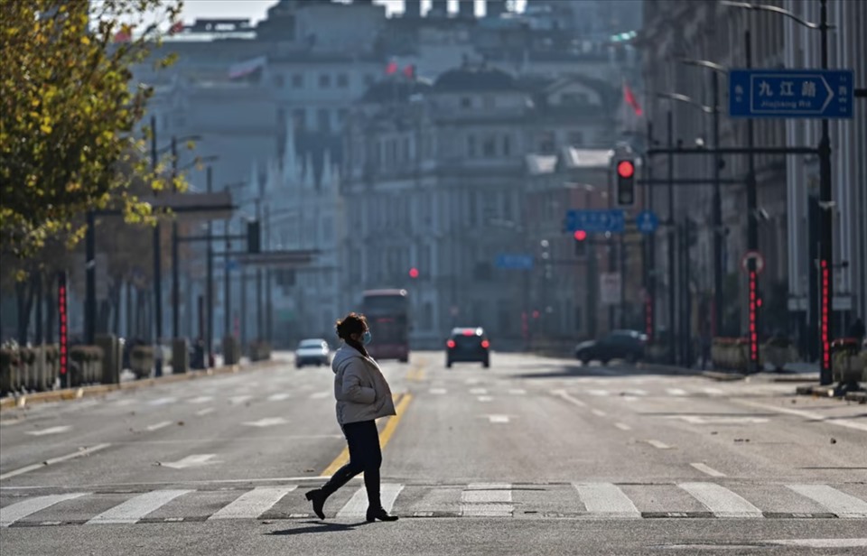 Một con phố ở Thượng Hải, Trung Quốc hôm 21.12. Ảnh: AFP