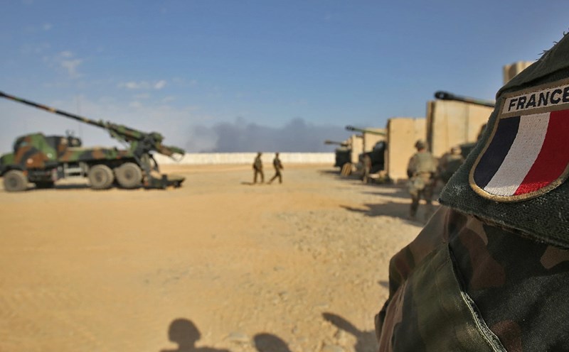 Pháp, Mỹ hứa tặng xe tăng cũ cho Ukraina