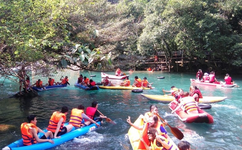 Phong Nha - Kẻ Bàng luôn là điểm đến đầu tiên của du khách khi đến Quảng Bình. Ảnh: LPL