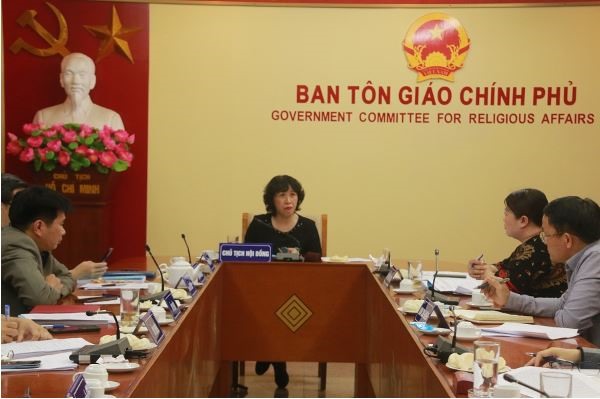 GS.TS. Đỗ Lan Hiền - Viện Trưởng Viện Tôn giáo và Tín ngưỡng, Học viện Chính trị quốc gia Hồ Chí Minh, Chủ tịch Hội đồng - phát biểu tại hội nghị. Ảnh: Website Ban Tôn giáo Chính phủ