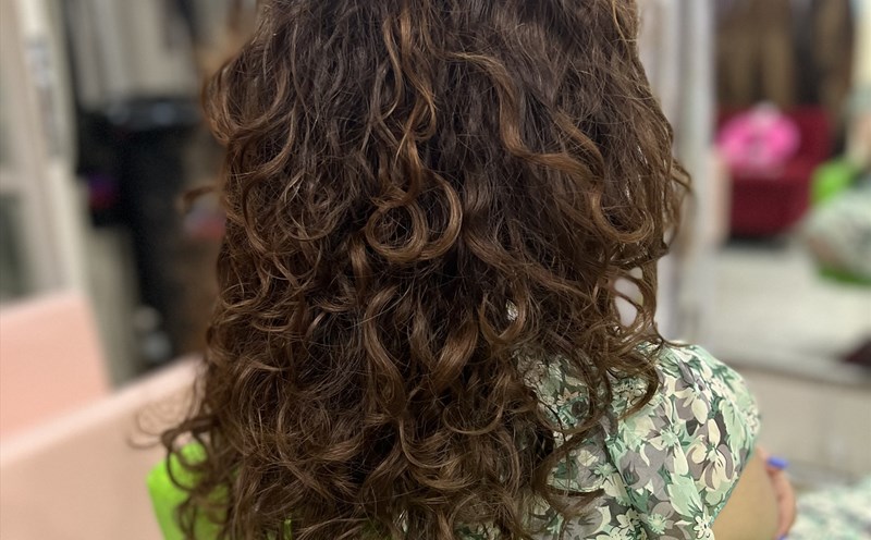 Cách dùng dầu bạc hà để có mái tóc dài và dày