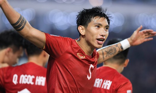 Đoàn Văn Hậu bị cổ động viên Malaysia chỉ trích sau trận đấu với tuyển Malaysia. Ảnh: Minh Dân